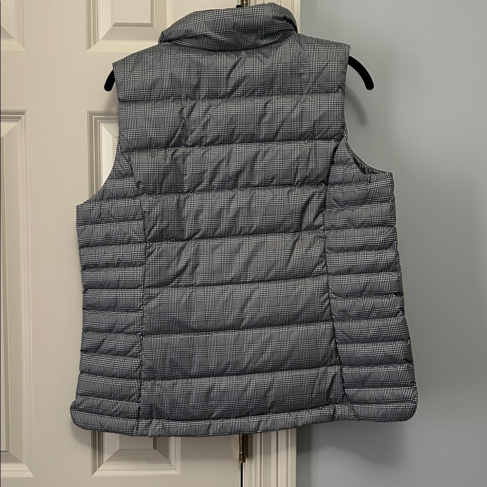 NWT Lands End Black and White Houndstooth Down Puffer Vest  Medium Petite - Picture 2 of 5